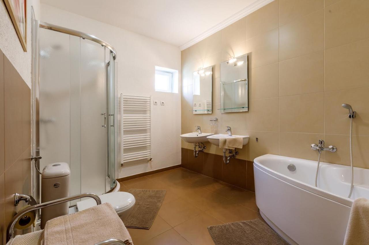 Andi Apartman Heviz Exterior photo