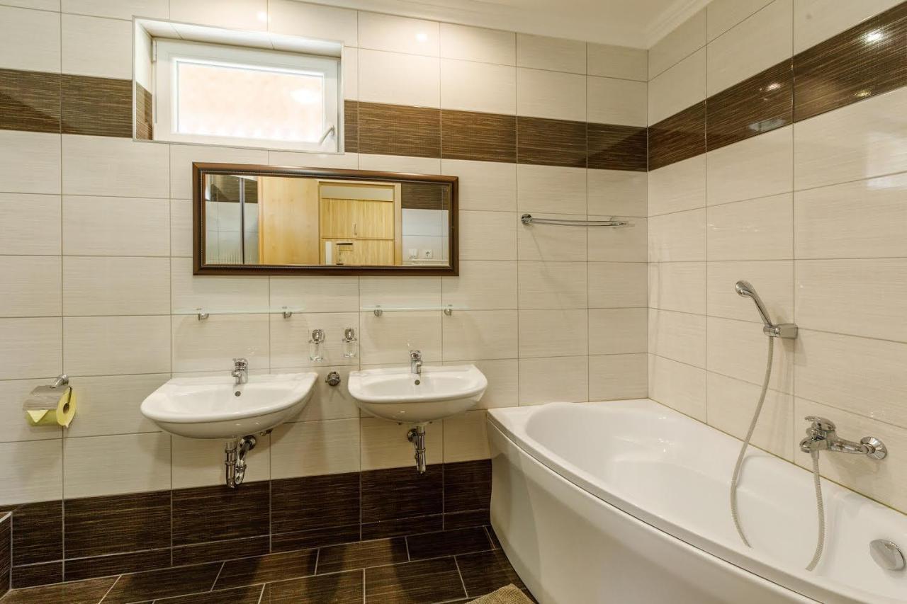 Andi Apartman Heviz Exterior photo