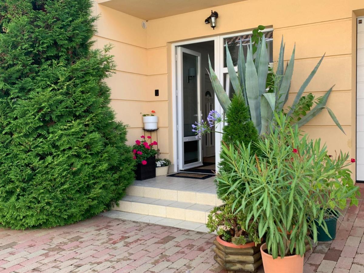 Andi Apartman Heviz Exterior photo