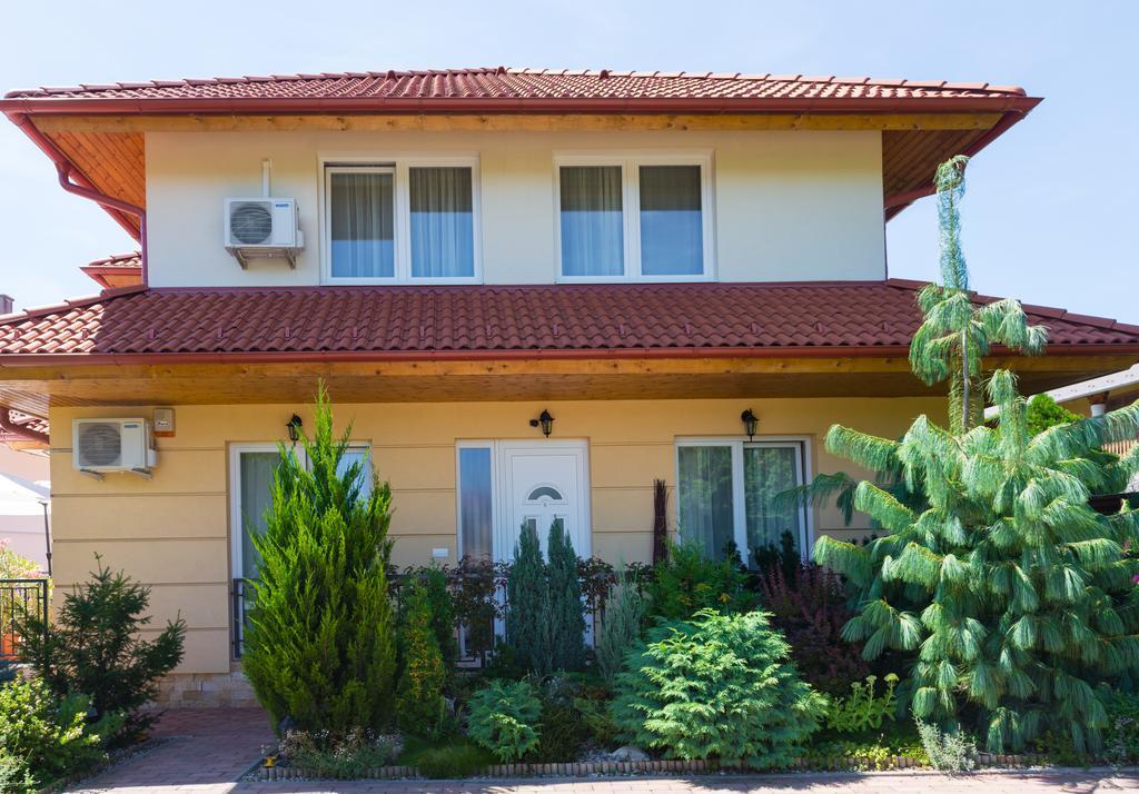 Andi Apartman Heviz Exterior photo