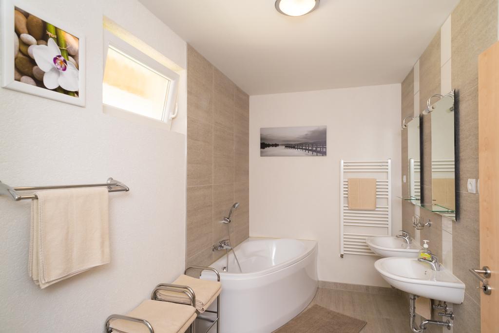 Andi Apartman Heviz Exterior photo